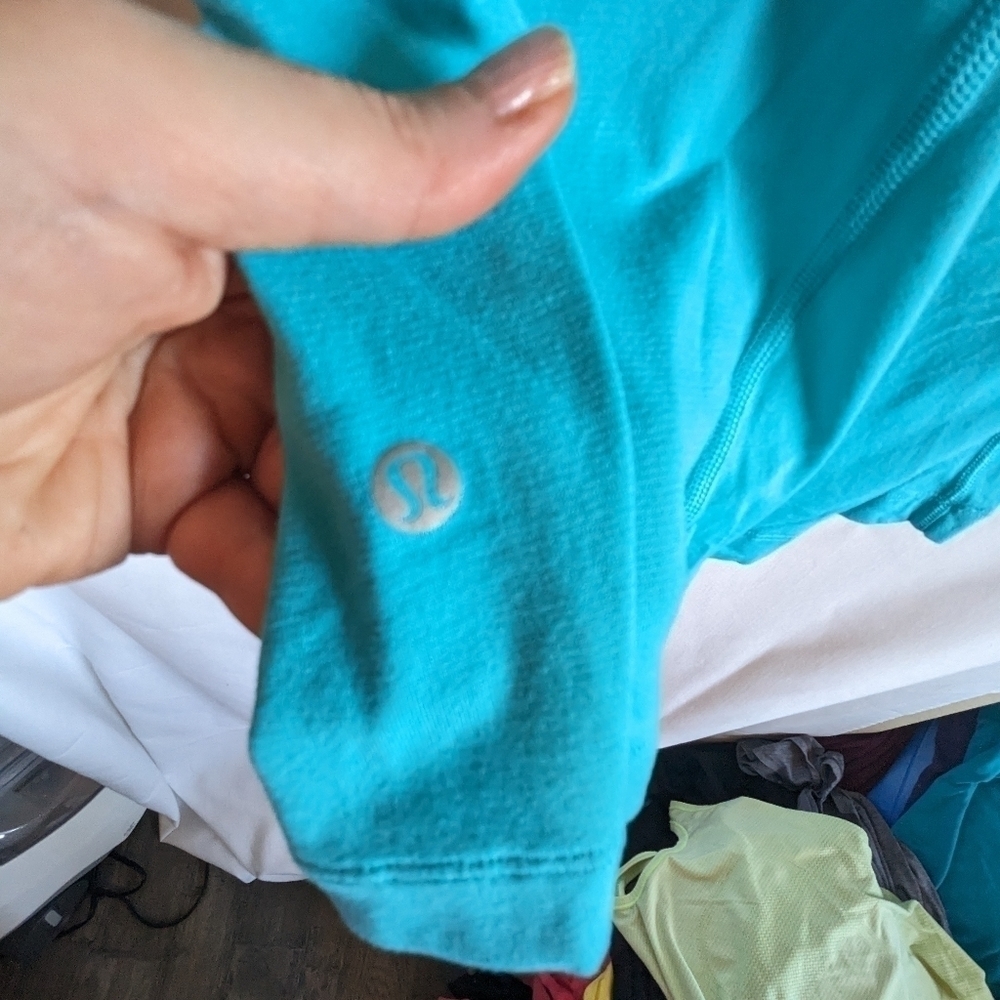 Lululemon Sports Bra Tank 6 Detachable‎ - Picture 7 of 7